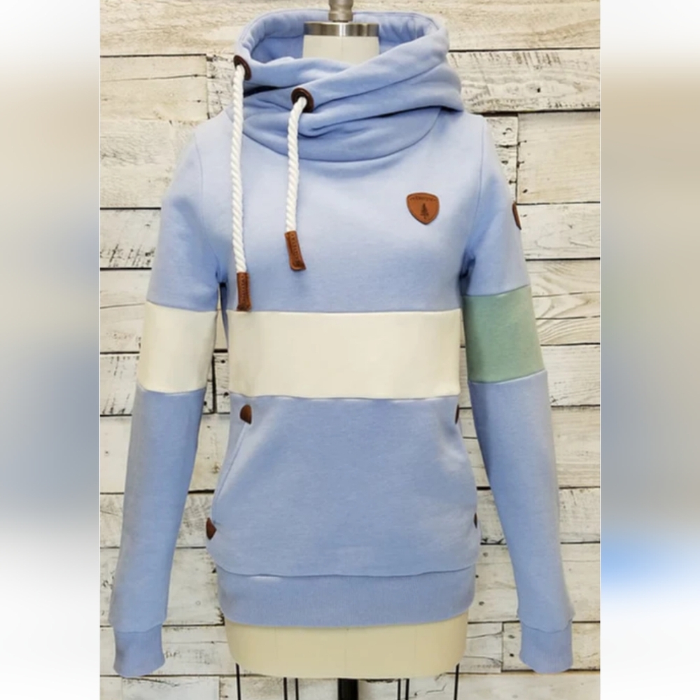 Wanakome M women’s sweater